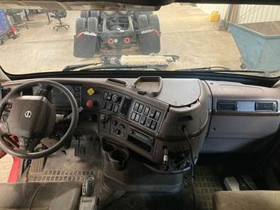 Volvo VNL Dashboard Assembly