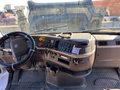 Volvo VNL Dashboard Assembly