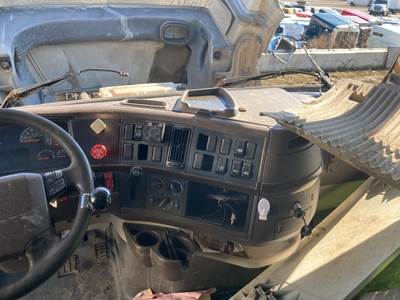 Volvo VNL Dashboard Assembly