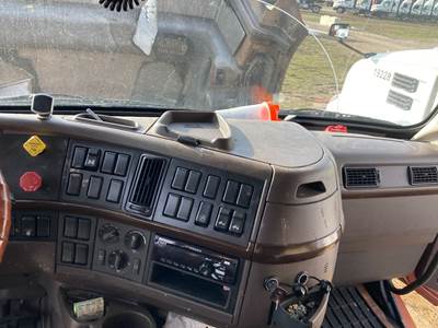 Volvo VNL Dashboard Assembly
