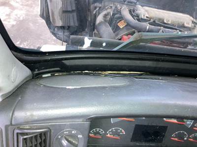 Volvo VNL Dashboard Assembly