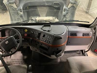 Volvo VNL Dashboard Assembly