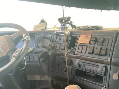 Volvo VNL Dashboard Assembly