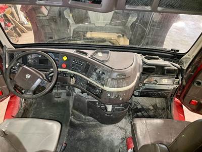 Volvo VNL Dashboard Assembly