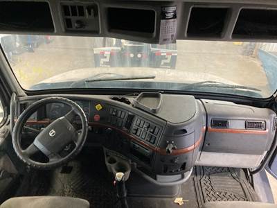Volvo VNL Dashboard Assembly