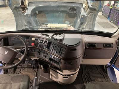 Volvo VNL Dashboard Assembly