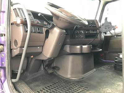 Volvo VNL Dashboard Assembly