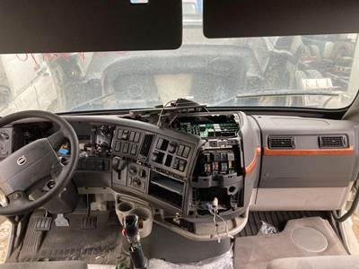 Volvo VNL Dashboard Assembly