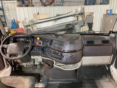 Volvo VNL Dashboard Assembly