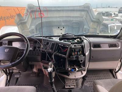 Volvo VNL Dashboard Assembly