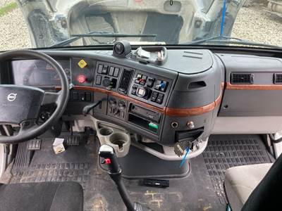 Volvo VNL Dashboard Assembly