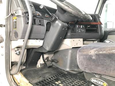 Volvo VNL Dashboard Assembly