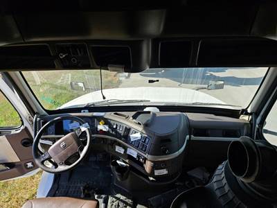 Volvo VNL Dashboard Assembly