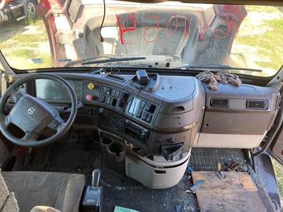 Volvo VNL Dashboard Assembly