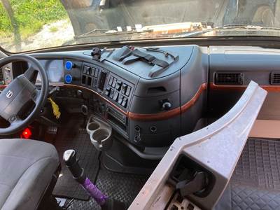 Volvo VNL Dashboard Assembly