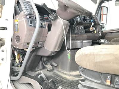 Volvo VNL Dashboard Assembly