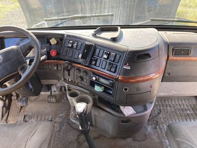 Volvo VNL Dashboard Assembly