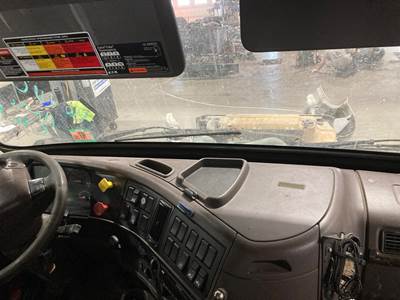 Volvo VNL Dashboard Assembly