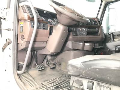 Volvo VNL Dashboard Assembly