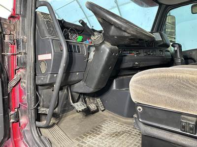 Volvo VNL Dashboard Assembly