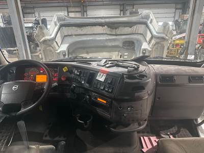 Volvo VNL Dashboard Assembly