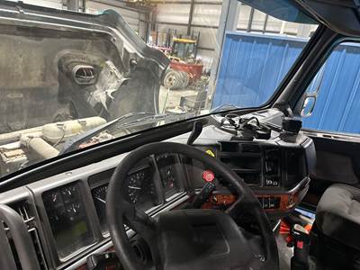 Volvo VNL Dashboard Assembly