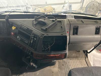 Volvo VNL Dashboard Assembly
