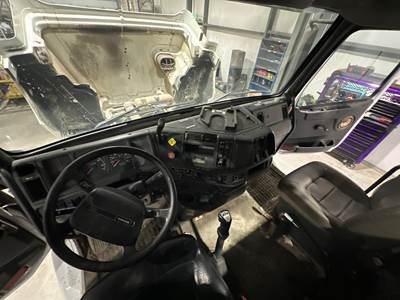 Volvo VNL Dashboard Assembly