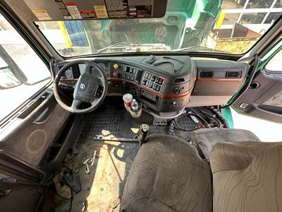 Volvo VNL Dashboard Assembly