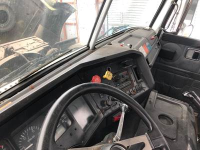 Volvo WAH Dashboard Assembly