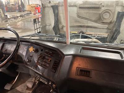 Volvo WG Dashboard Assembly