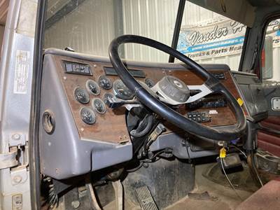 Western Star 4900FA Dashboard Assembly