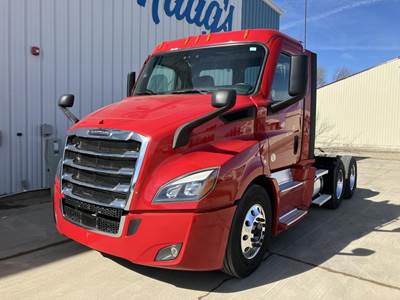 Freightliner Cascadia 116 Day Cab Truck - Detroit 410HP, 12 Speed Dt12 Automatic