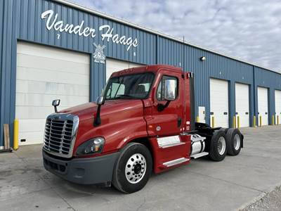 Freightliner Cascadia 125 Day Cab Truck - Detroit 450HP