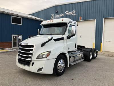 Freightliner Cascadia 126 Day Cab Truck - Detroit 505HP