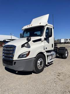 Freightliner Cascadia 126 Single Axle Day Cab Truck - Detroit 425HP, 12 Speed Dt12 Automatic
