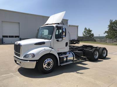 Freightliner M2 112 Day Cab Truck - Detroit 450HP