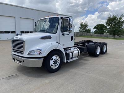 Freightliner M2 112 Day Cab Truck - Detroit 450HP, 6 Speed Allison Rds Automatic
