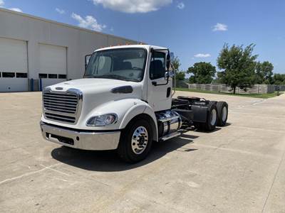Freightliner M2 112 Day Cab Truck - Detroit, 6 Speed Allison Rds Automatic