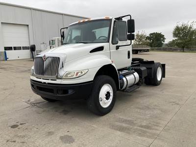 International DuraStar 4400 Single Axle Day Cab Truck - N9 275HP, 6 Speed Allison Rds Automatic