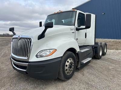 International LT Day Cab Truck - Cummins 400HP