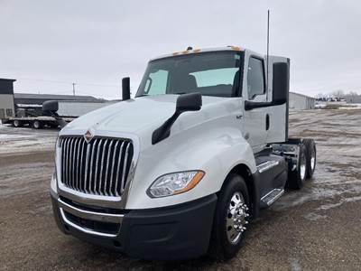 International LT Day Cab Truck - Cummins 400HP