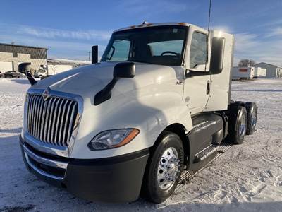 International LT Day Cab Truck - Cummins 400HP