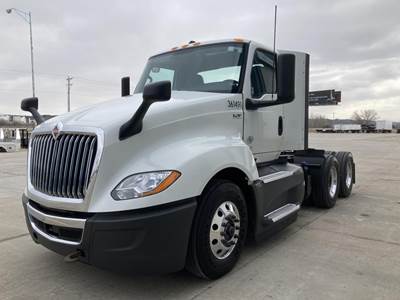 International LT Day Cab Truck - Cummins 400HP, 12 Speed Automatic