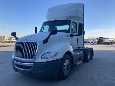 International LT Day Cab Truck - Cummins 400HP