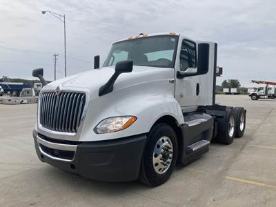 International LT Day Cab Truck - Cummins 400HP