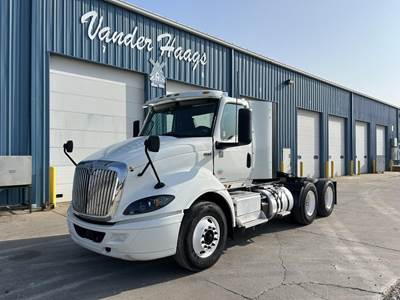 International RH Day Cab Truck - A26 430HP