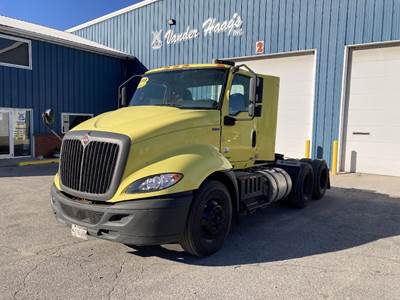 International RH Day Cab Truck - A26 410HP, 10 Speed Automatic