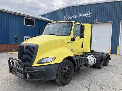 International RH Day Cab Truck - A26 410HP, Automatic