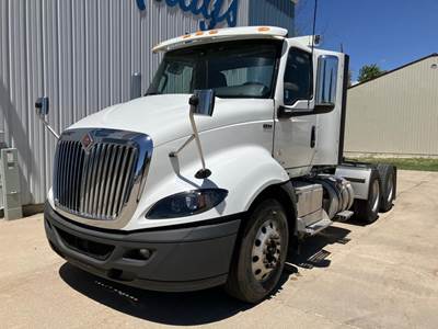 International RH Day Cab Truck - A26 450HP, 12 Speed Automatic